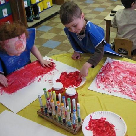 kids painting